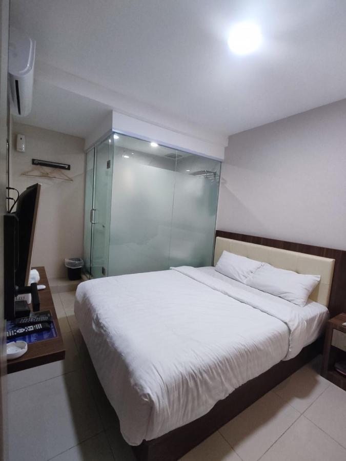 Hotel Morena Batam Exterior photo